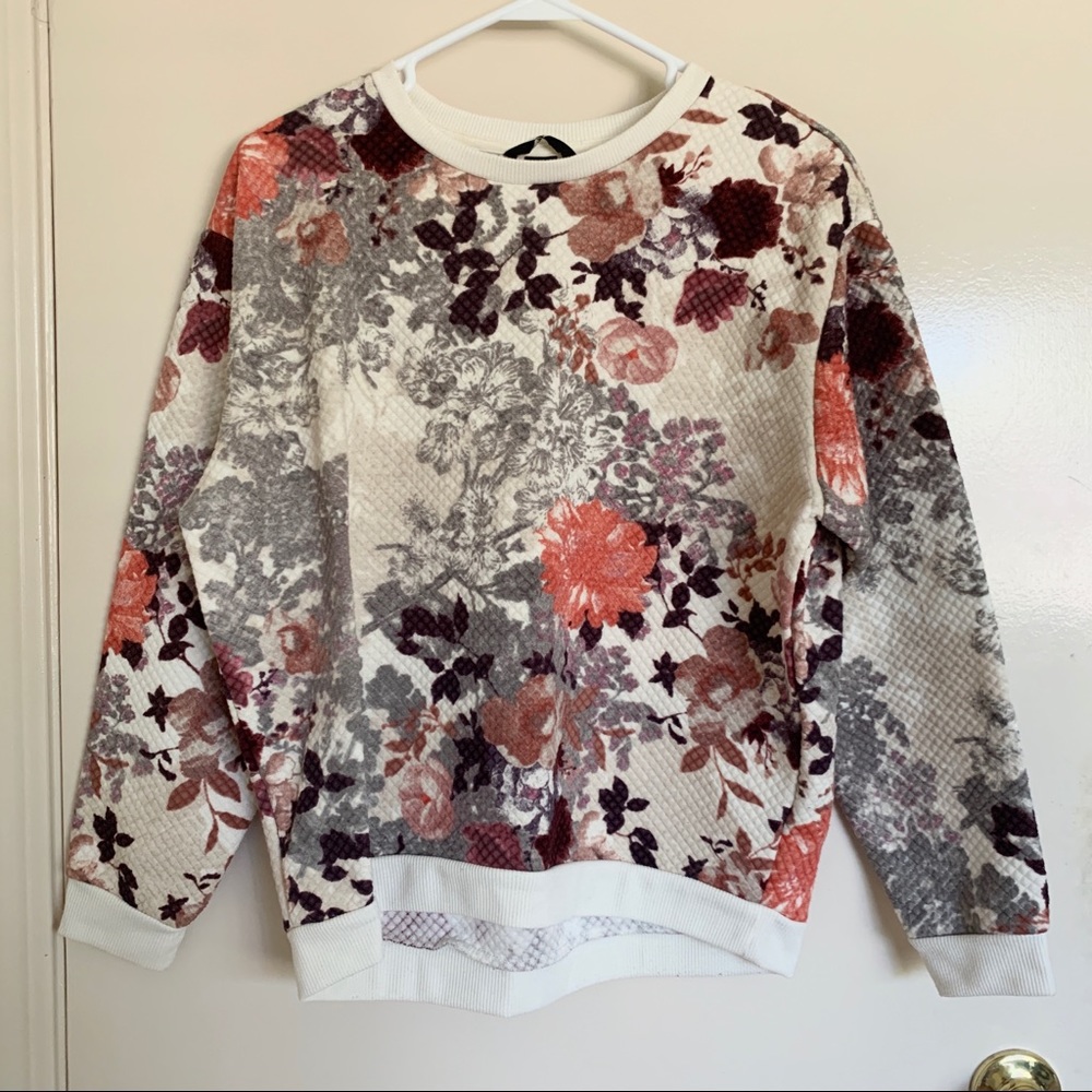 H&M Floral Quilted Lightweight Sweatshirt